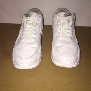 White nike air max’s